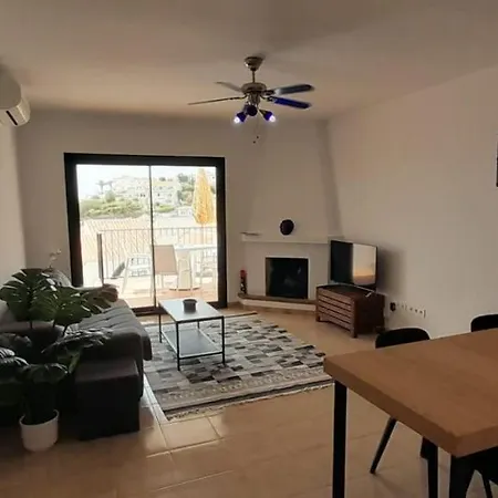Tropicana, Nerja - 2 Bedroom Private With Sea Views Lejlighed *